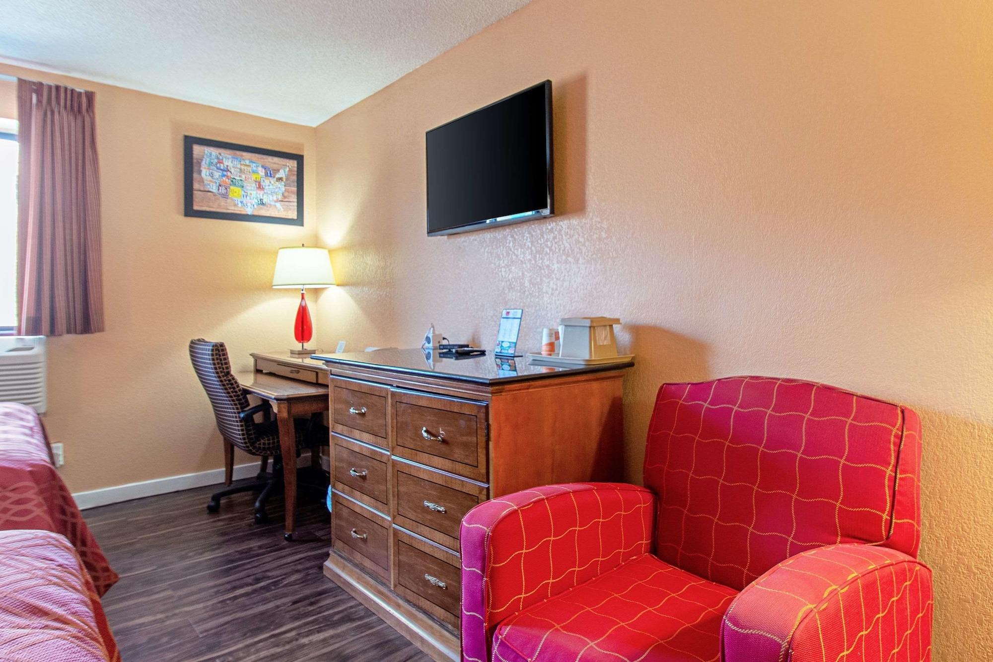 Econo Lodge Utica Buitenkant foto