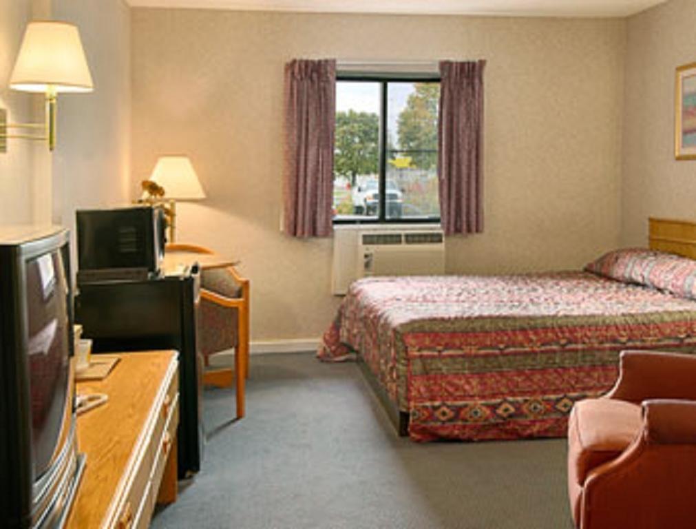 Econo Lodge Utica Buitenkant foto